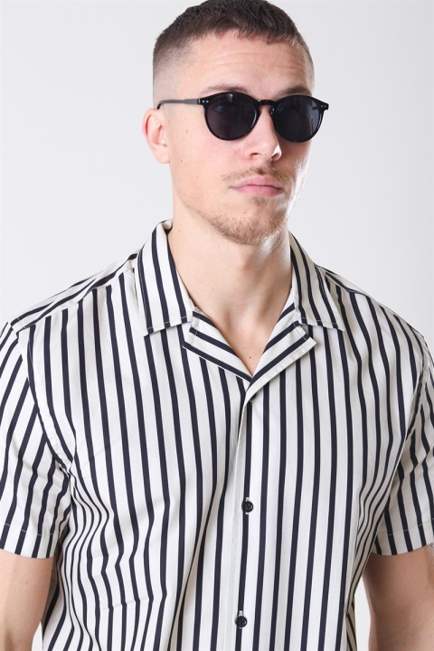 Fashion 1381 Panto Black okulary słoneczne Grey Lens