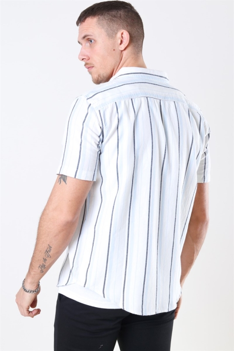 Levis Classic 1-Pocket SS Koszule Alton Cloud Dancer